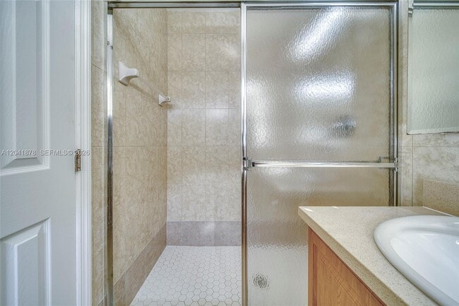 Building Photo - 4136 SW 14th St
