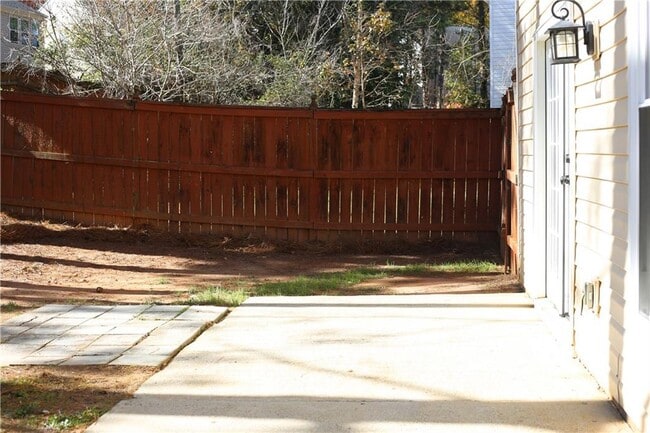 Building Photo - 200 Wellisford Ct