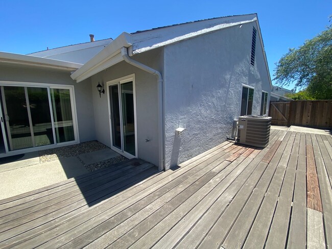 Building Photo - San Ramon Cozy Single Story 3 Bed / 2 Bath...