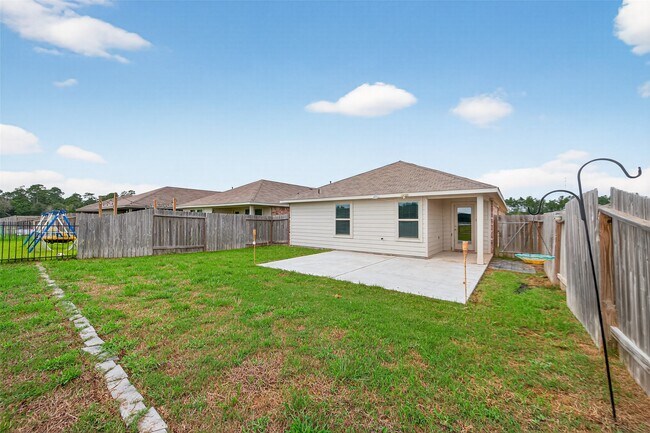 Building Photo - 16600 Lonely Pines Dr