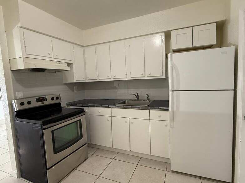 Kitchen - 2513 McKinley St