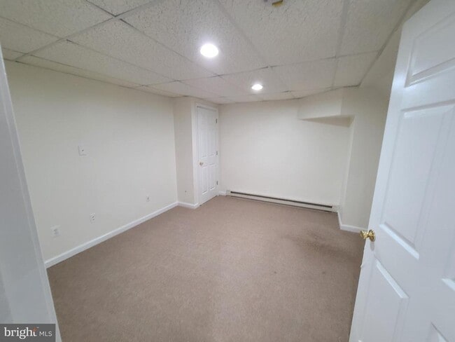 Building Photo - 121 Shoal Creek Dr