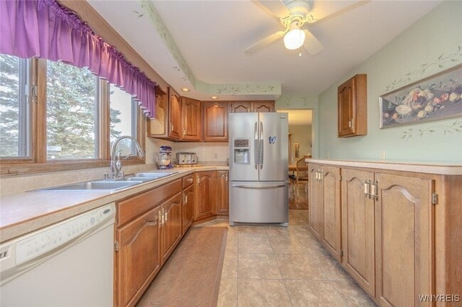 Building Photo - 6784 Bear Ridge Rd