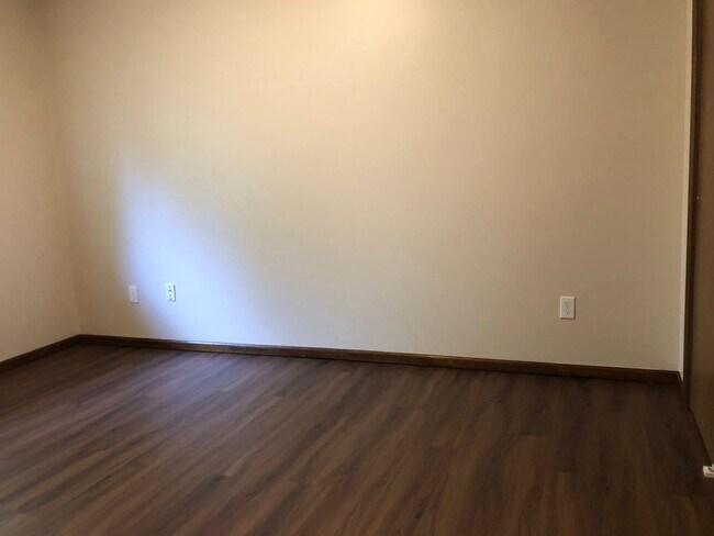 Building Photo - 3 Bed/2bath Single Family Home in Parkwood East