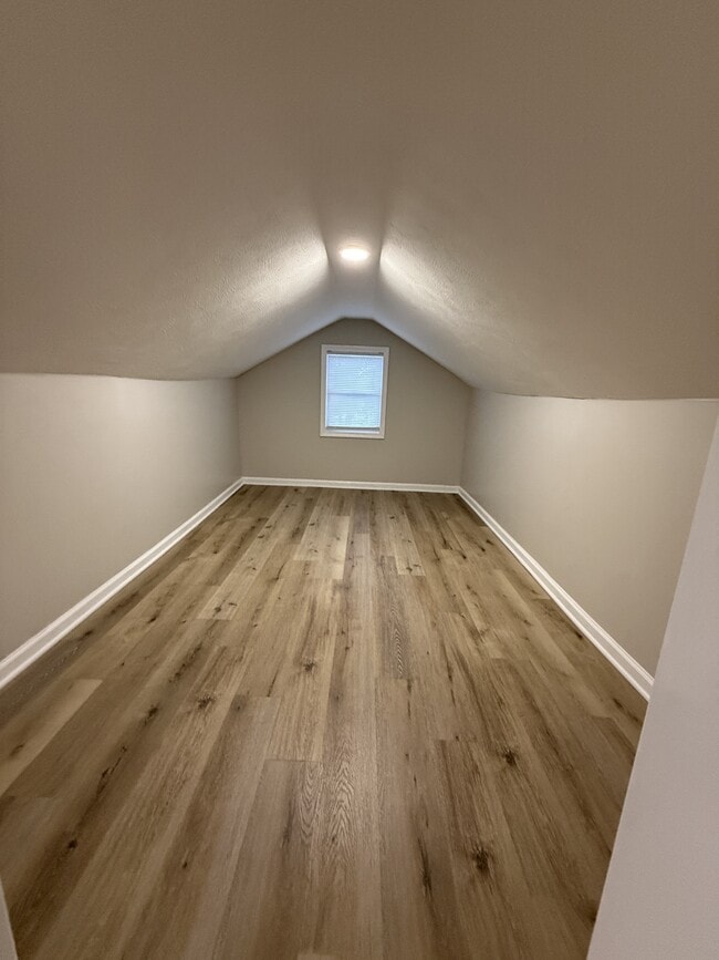 Building Photo - 821 Hazard Ave