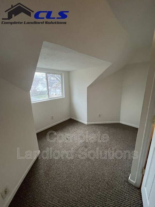 Building Photo - 1820 Putnam St