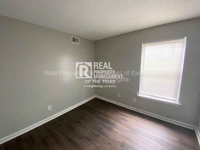 Building Photo - 2616 Randleman Rd