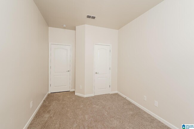 Building Photo - 4832 Longmeadow Dr