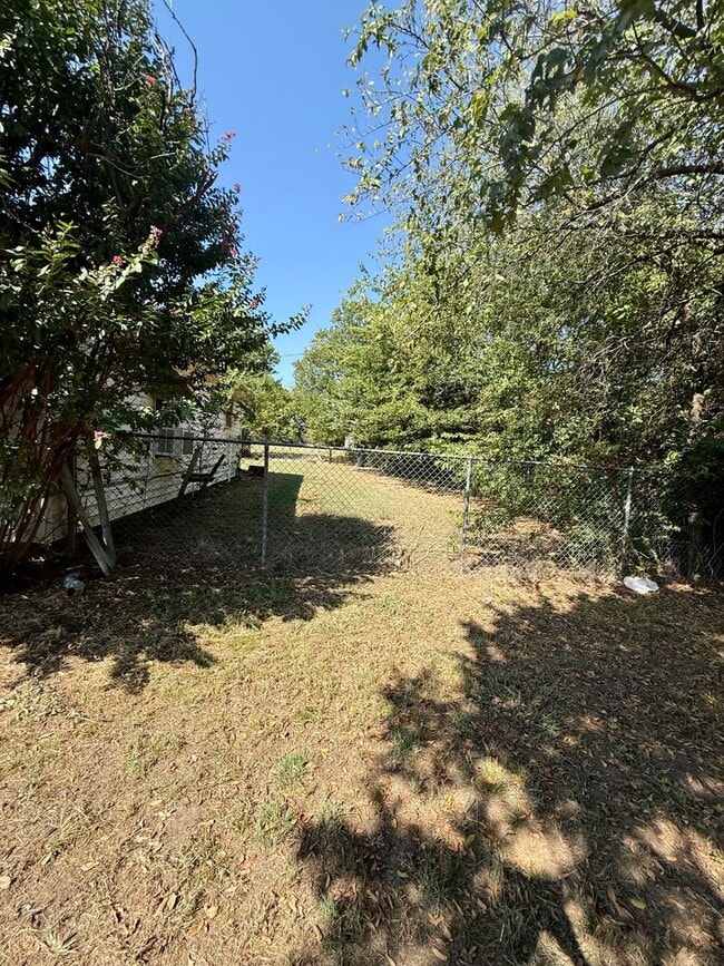 Building Photo - Two Bedroom Rental in Lone Grove