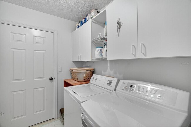 Building Photo - 17551 SE 96th Ct