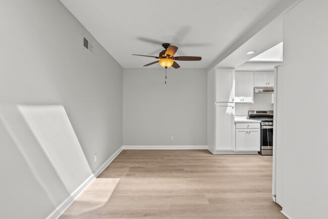 Building Photo - 26851 Oak Branch Cir