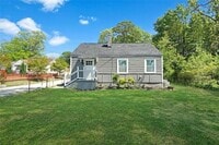 Building Photo - 5024 Park Ave