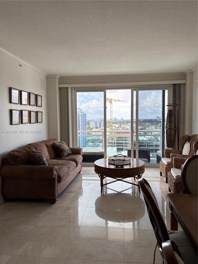Building Photo - 6917 Collins Ave