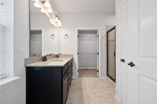Building Photo - 3005 Eagle Ridge Dr
