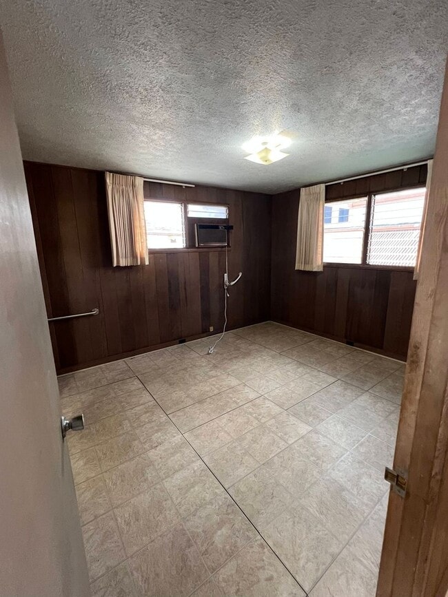 Building Photo - 949 Lehua Ave