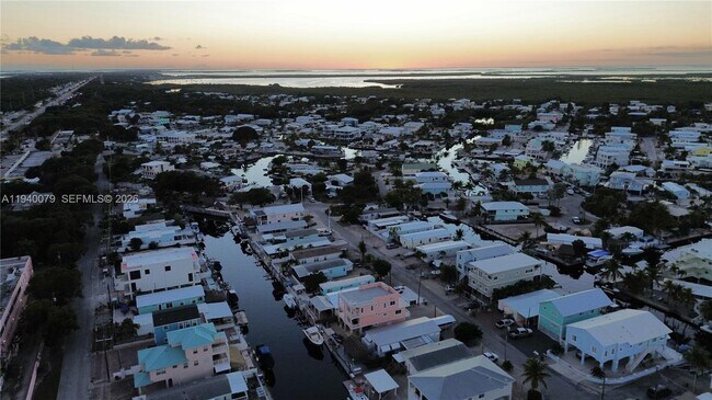 Building Photo - 1516 Aqueduct Ln