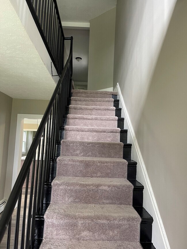 Building Photo - 24 Brooks Rd