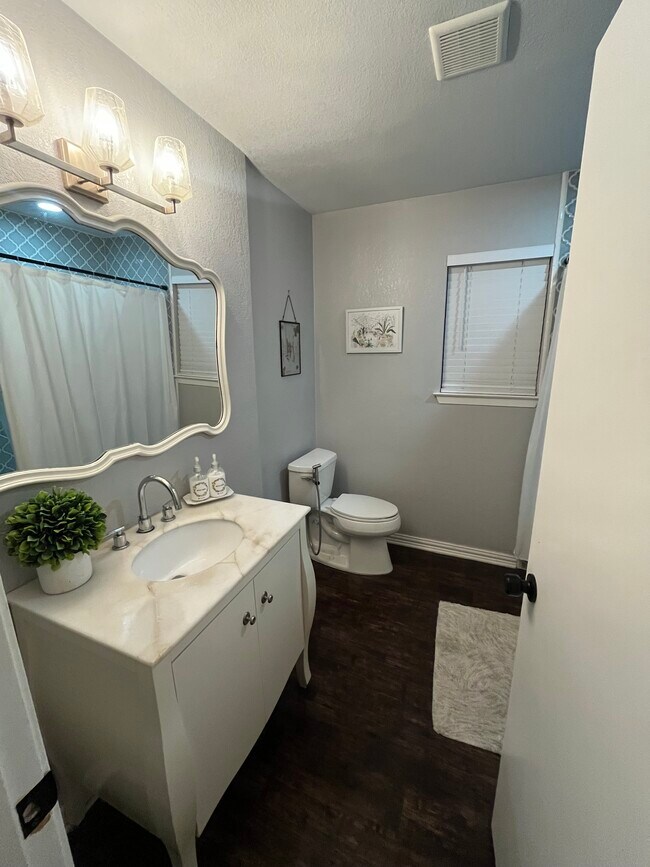 Building Photo - 2706 Hopewell Ct