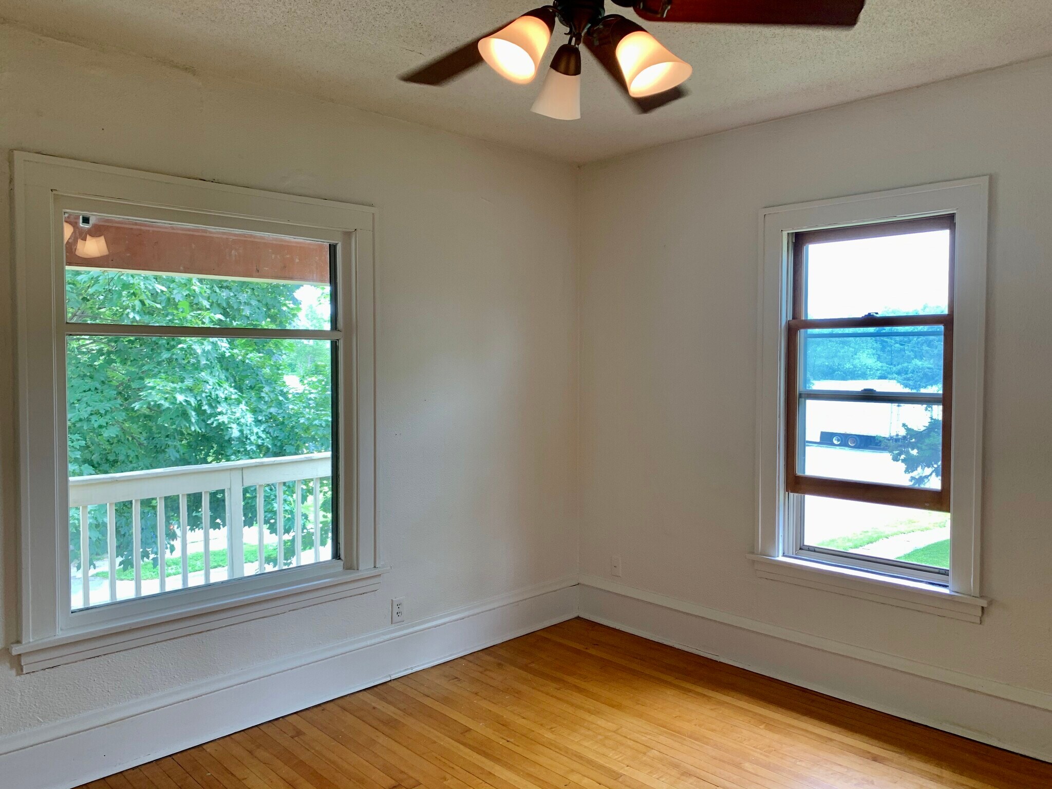 Living room - 219 N Humboldt Ave