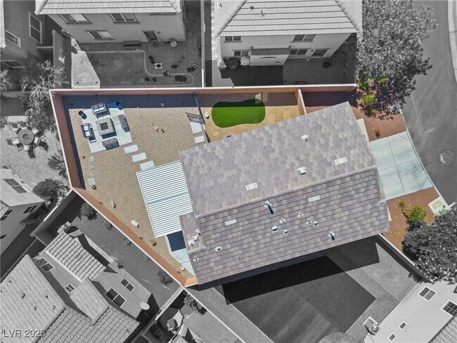 Building Photo - 9304 Golden Lad Ave