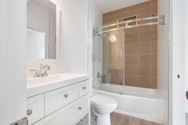 Building Photo - Spacious 2BR/2.5BA Townhome in Prime Milpi...