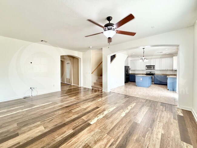 Building Photo - 17143 W Tara Ln