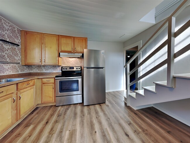 Building Photo - 322 Mixville Rd