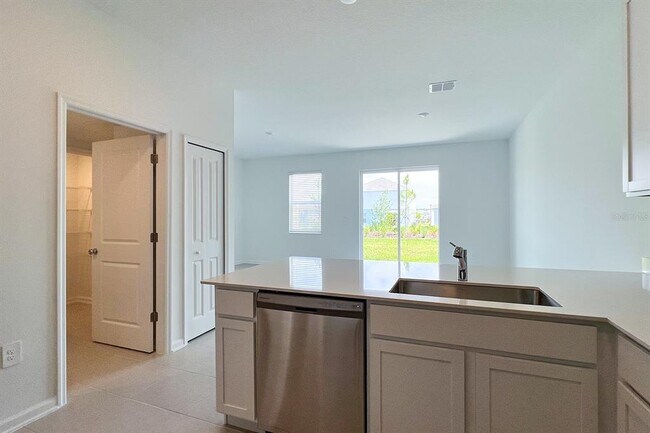 Building Photo - 2607 Skyline Lp