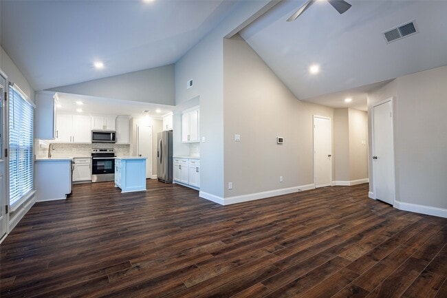 Building Photo - 21023 Ironcrest Ln