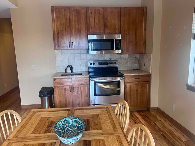 Building Photo - 235 Ravenglass Way