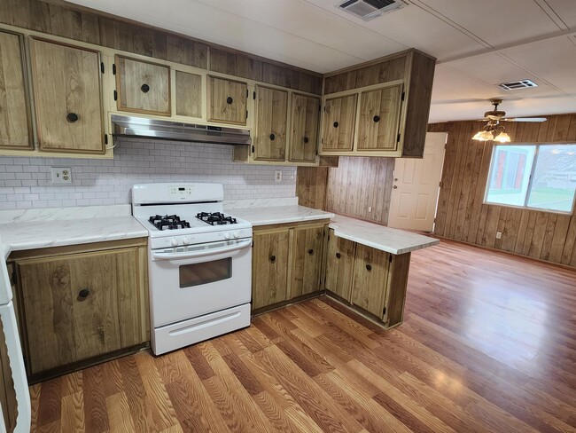 Building Photo - 1111 Hardy Ln