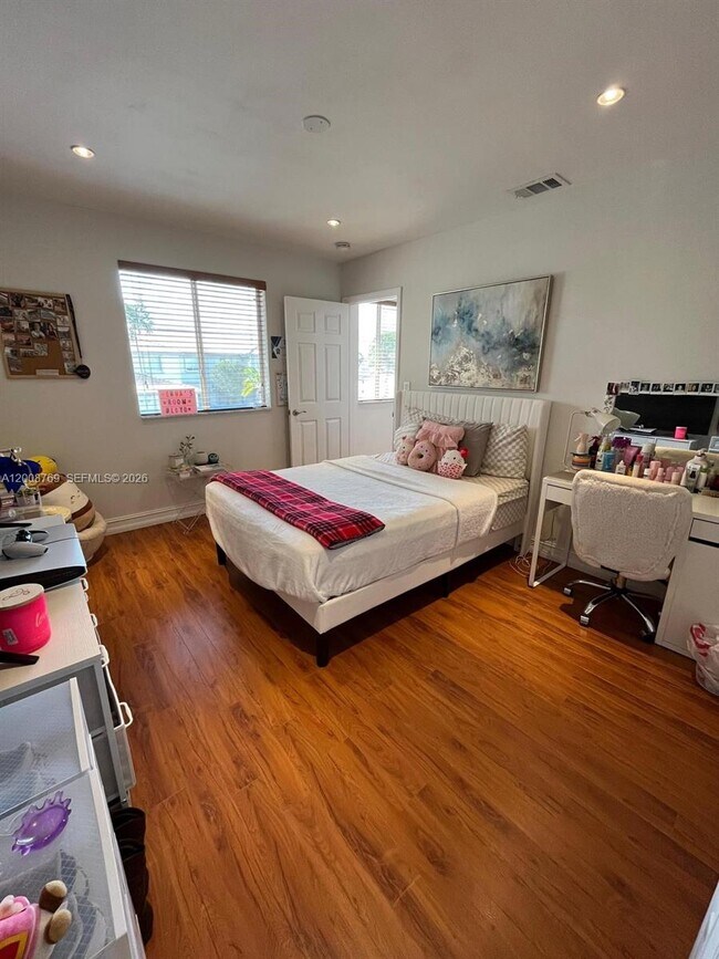 Building Photo - 7451 SW 163rd Ct