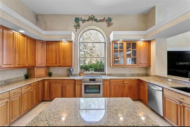 Building Photo - 2270 N Highland Ave