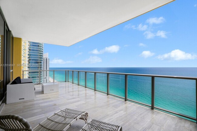 Building Photo - 17749 Collins Ave