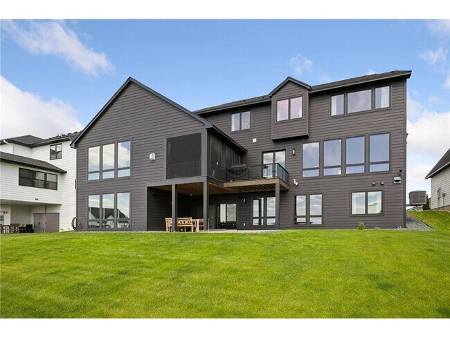Building Photo - 6297 Yuma Ln N