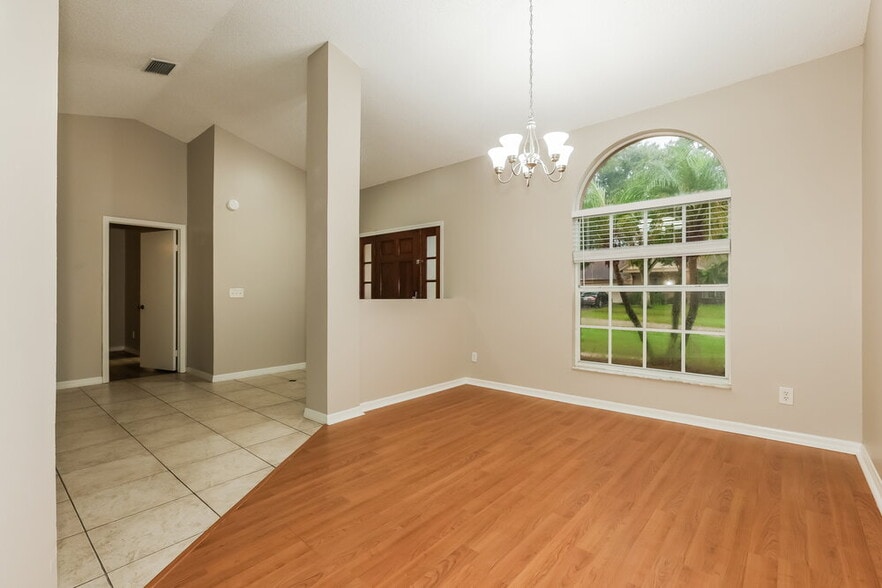 Building Photo - 2612 Brianholly Dr