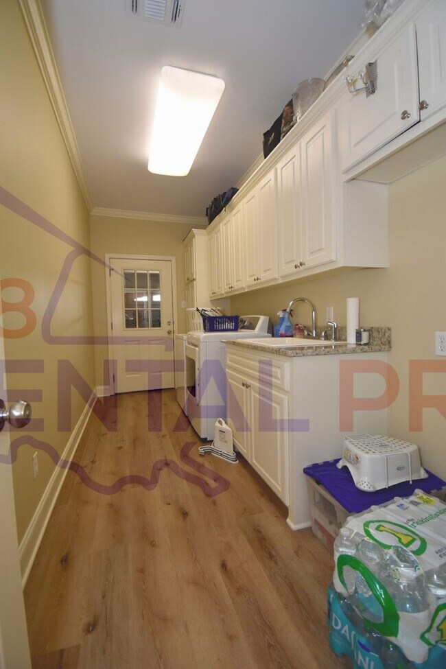 Building Photo - 3 Bed 2 Bath Home in Ruston!