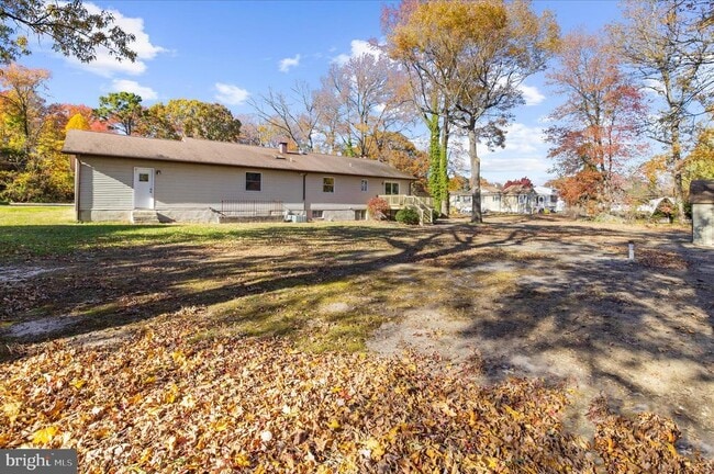 Building Photo - 7643 Paradise Beach Rd