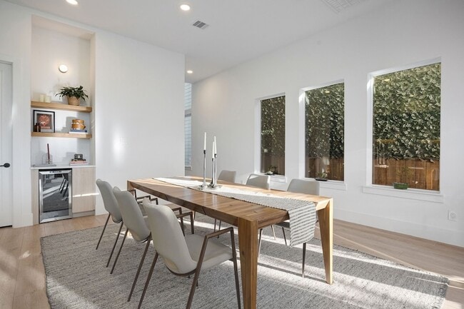 Building Photo - 3513 Castor St