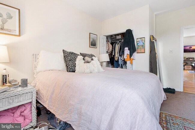 Building Photo - 321 N Front St