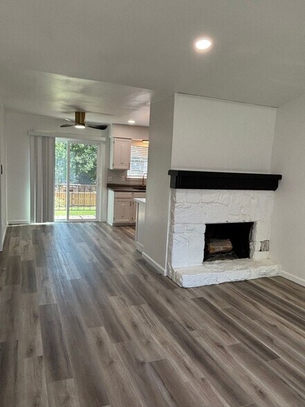 Primary Photo - 4406 E 68th St