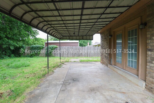 Building Photo - East Tulsa 3 Bedroom Gem! Available for immediate move in!
