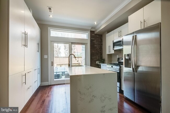 Building Photo - 2030 Flagler Pl NW