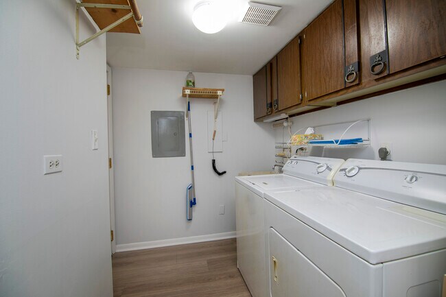 Building Photo - 15717 Orlan Brook Dr
