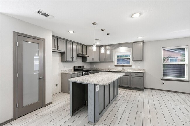 Building Photo - 1804 Glenmore Ave