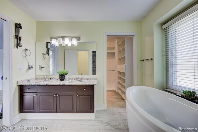 Building Photo - 2924 Wessels Dr