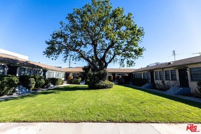 Building Photo - 1940 S Robertson Blvd