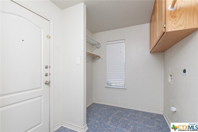 Building Photo - 2903 Scottsdale Dr