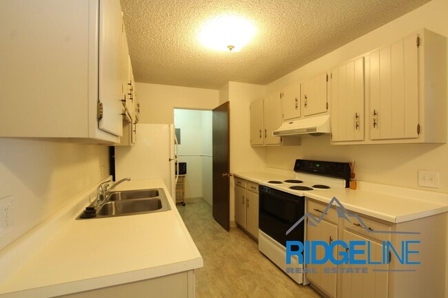 Building Photo - 228 13th Ave S