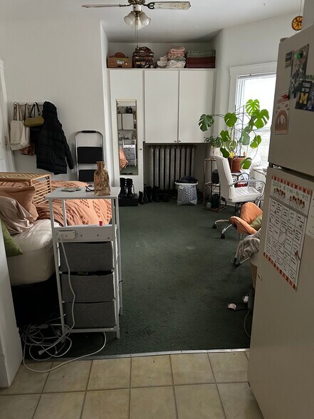 Building Photo - 723 Lawrence St - Utilities Included